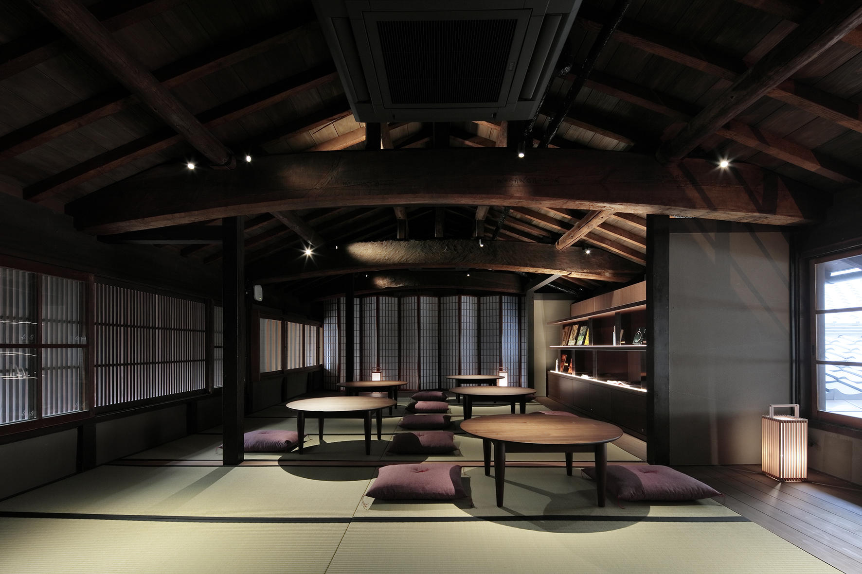 kyoto_machiya_2f_lounge.jpg