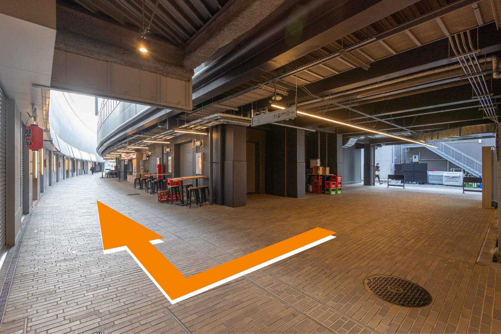 ヨイヨイ内の通路をまっすぐ進みます